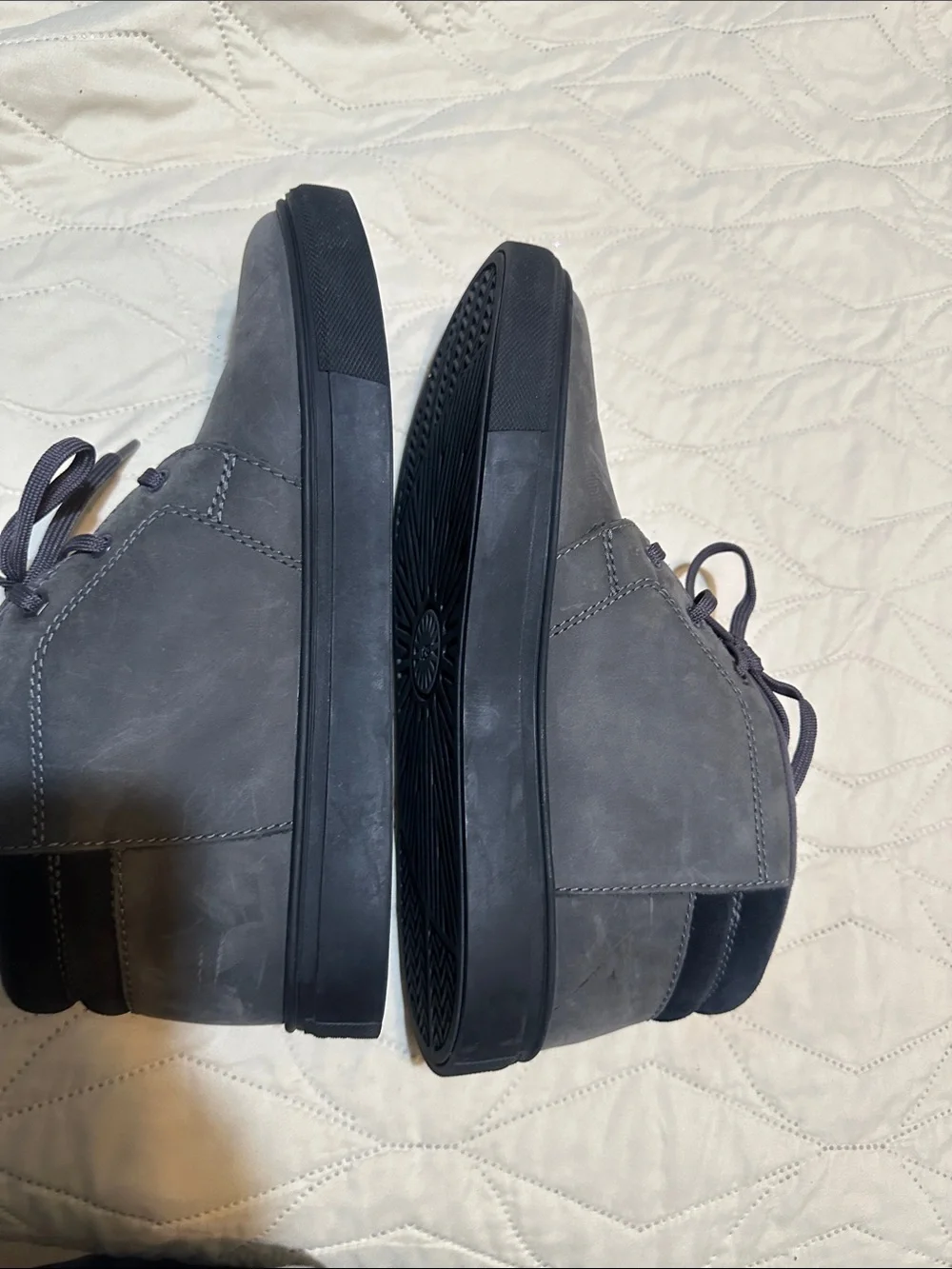 UGG Men's Dark Gray Chukka Boots - Lace-Up Nubuck